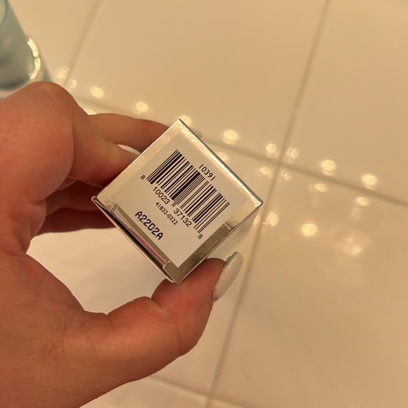 NEW Kate Somerville HydraKate Recharging Serum with Hyaluronic Acid - Picture 5 of 7